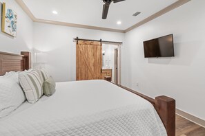 3 bedrooms, free WiFi, bed sheets - Charming 3-bedroom house in brilliant Foley with AC, WiFi (Foley)