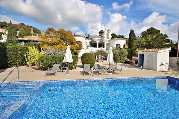 Pool - Felicidad - private pool & ocean view villa in Benissa (Benissa)