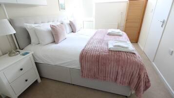 3 bedrooms, iron/ironing board, free WiFi, bed sheets