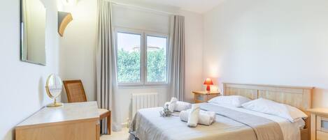 Tabla de planchar con plancha y wifi