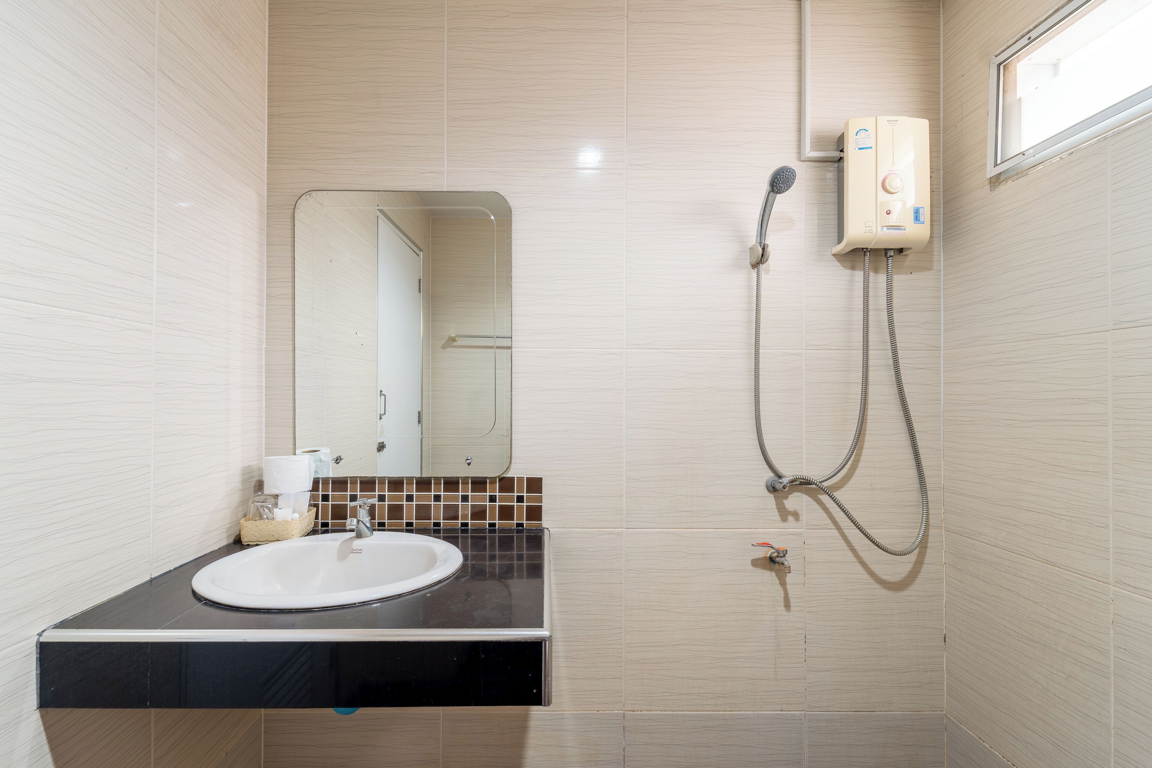 Studio Double (Hotel One Bedroom) | 浴室 | 淋浴设施、免费洗浴用品、毛巾、肥皂