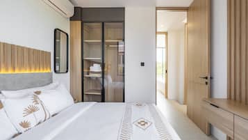 Deluxe Villa, 2 Bedrooms, Balcony, Pool View