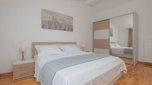 3 habitaciones, tabla de planchar con plancha y wifi gratis 