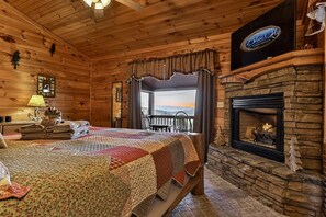 3 bedrooms, free WiFi, bed sheets - Cabin Time | Mineral Bluff, GA (Mineral Bluff)