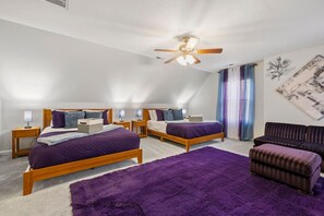 4 habitaciones, tabla de planchar con plancha y cuna de viaje