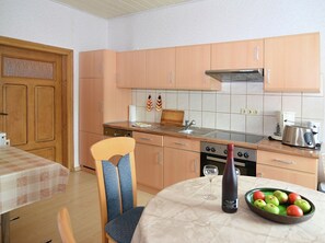 Microonde, forno, piano cottura, lavastoviglie