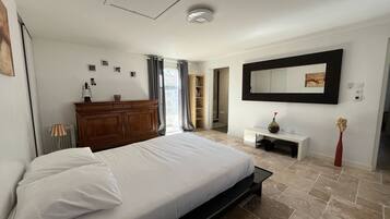 4 chambres, fer et planche Ă repasser, Wi-Fi, draps fournis