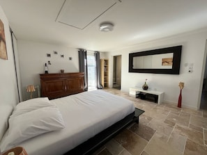 4 chambres, fer et planche Ă repasser, Wi-Fi, draps fournis