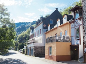 Exterior - Spacious holiday home in Briedel near River Mosel (Briedel)