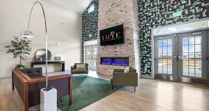 IRIE Living-Restore Kg 2Bd+Gym+Pool!