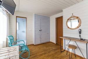 Double Room, Sea View | Minibar, blackout drapes, iron/ironing board, free WiFi