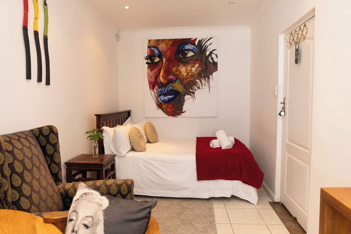 Comfort Single Room, Private Bathroom | Desk, laptop workspace, iron/ironing board, WiFi (free)