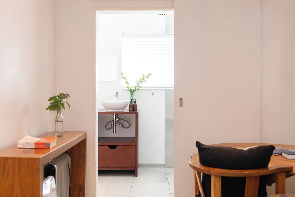 Comfort Single Room, Private Bathroom | Bathroom | Hair dryer, towels, soap, shampoo