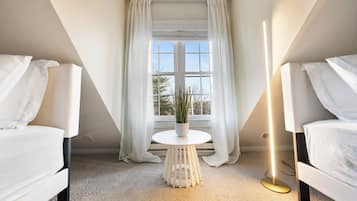 Cortinas blackout, tabla de planchar con plancha y wifi gratis