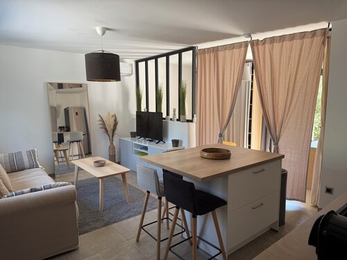 Studio le secret de la garrigue with swimming pool - A relaxing interlude