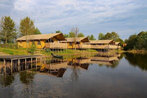 Exterior - Lakeside Escape for Groups (Bant)
