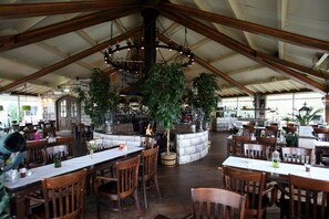 Dining - Tidy house near Emslandermeer (Vlagtwedde)