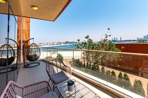 Apartment | 2 bedrooms - 2BR at the Palm Balcony Pool Gym Beach (Dubai)