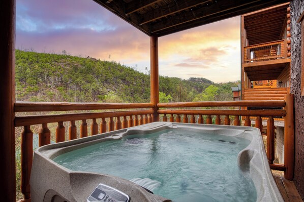 Outdoor spa tub