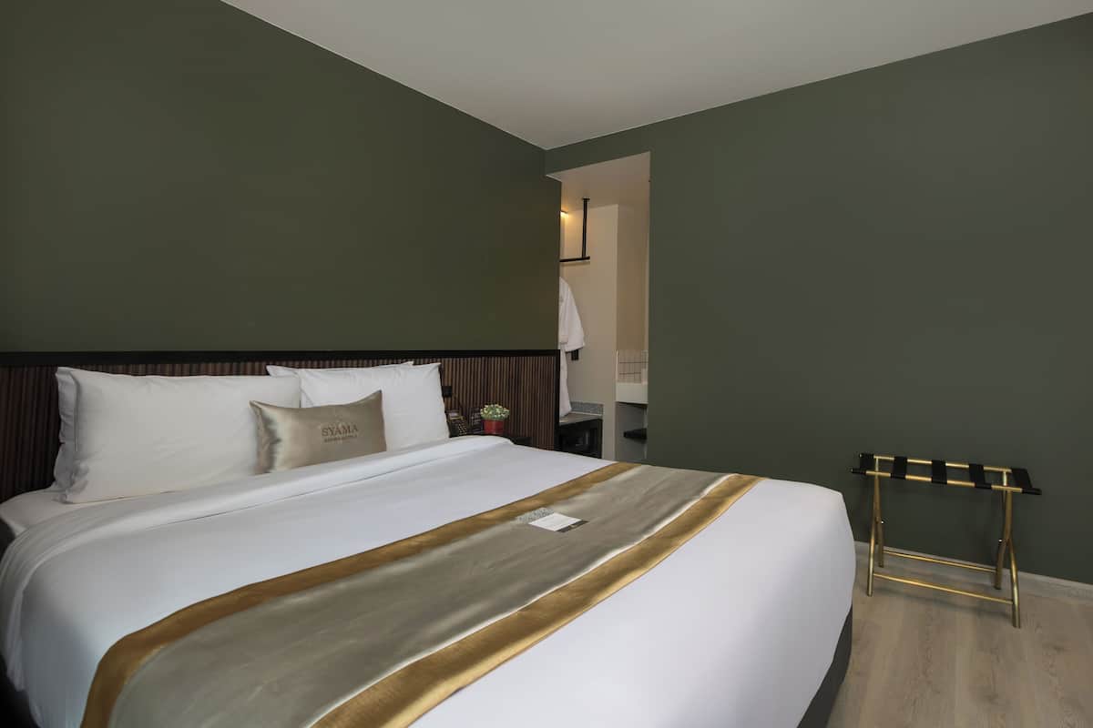 Superior Double Room | 1 bedroom, individually furnished, desk, free WiFi