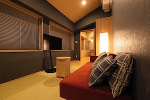 1 bedroom, in-room safe, free WiFi, bed sheets