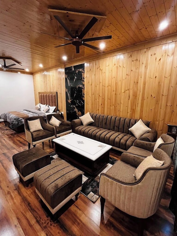 Living area - Classic Hills Villa Mussoorie (Mussoorie)