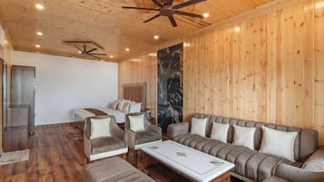 Suite Deluxe, vistas a la colina | Wifi gratis