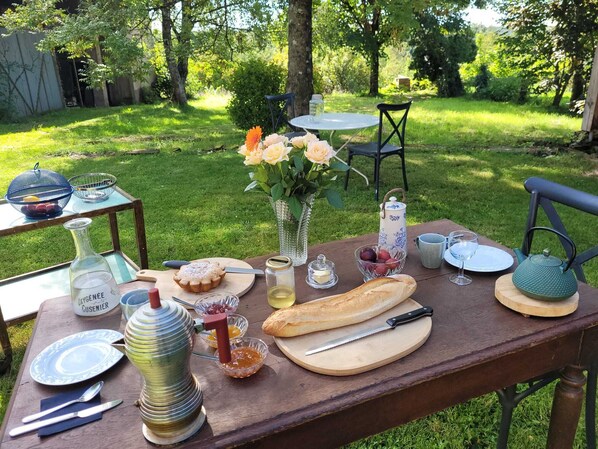 Outdoor dining