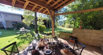 Chambre d'hôtes des Marchands in an old village hotel dating from 1934