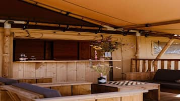 Bar (in der Unterkunft)