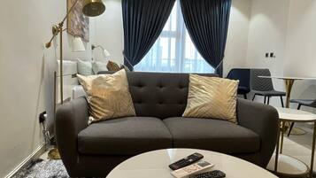 Standard Studio | Living area