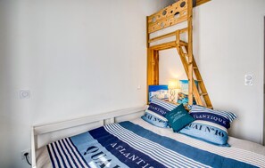 3 chambres, fer et planche à repasser, lit parapluie, Wi-Fi gratuit