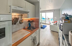 Réfrigérateur, four, plaque de cuisson, lave-vaisselle