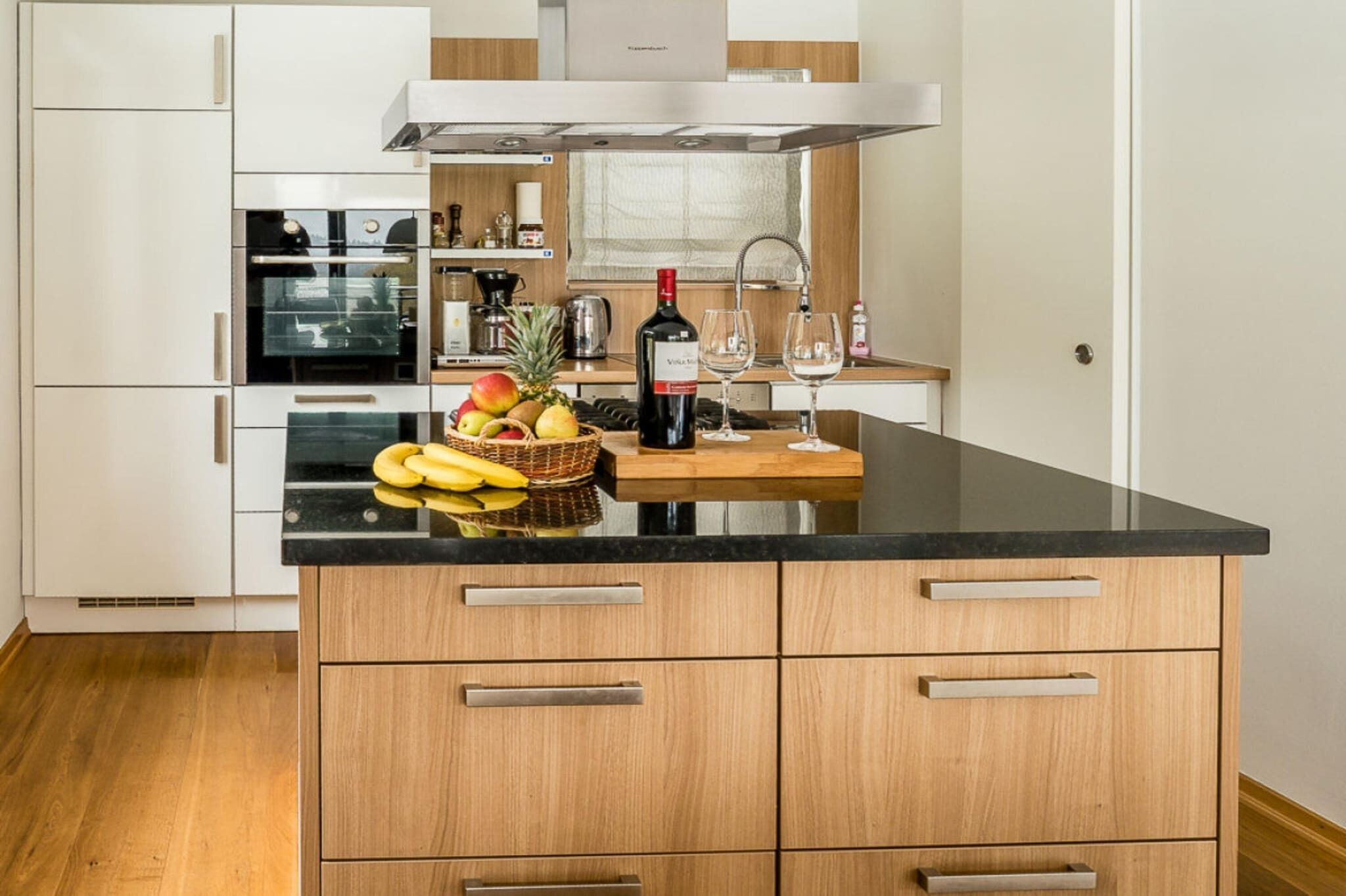 Køleskab, ovn, kogeplade, opvaskemaskine