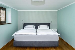 1 室のベッドルーム、WiFi