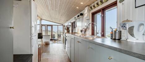 Réfrigérateur, four, plaque de cuisson, lave-vaisselle