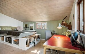 3 bedrooms, travel cot, free WiFi