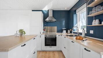 Køleskab, ovn, kogeplade, opvaskemaskine