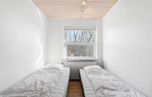 3 bedrooms, travel cot, free WiFi