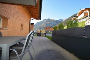 Outdoor dining - Attractive apartment in Wald am Arlberg (Wald am Arlberg)