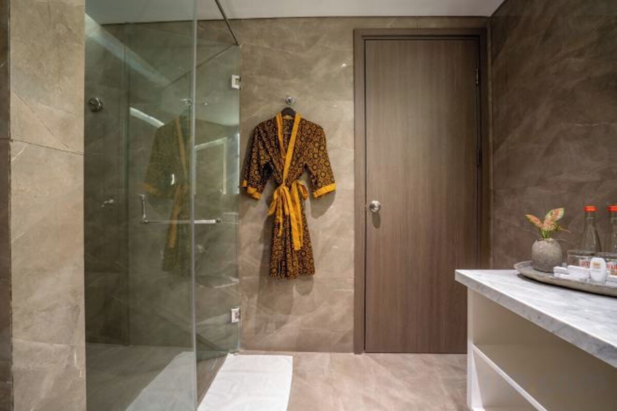 Bathroom | Bathrobes, slippers, bidet