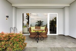 Terrace/patio - Amaranta Prambanan Yogyakarta (Prambanan)