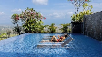 3 outdoor pools