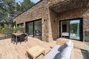 Appartamento, 2 camere da letto, vista mare, piano elevato | Terrazza/patio