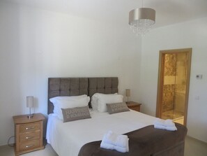 Villa, 5 Bedrooms, Private Pool | 5 bedrooms - Luxury Villa With Private Pool Walking Distance to Beach and Marina! (Loulé)