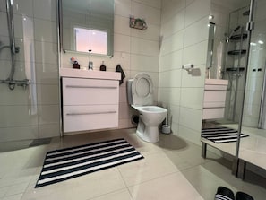 Asrama Umum, 1 kamar tidur, balkon | Kamar mandi