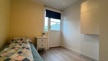 Shared Dormitory, 1 Bedroom, Balcony | 1 bedroom