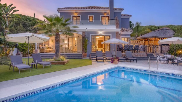 Outdoor pool - Marvelous Villa Asturia in Marbella (Marbella)