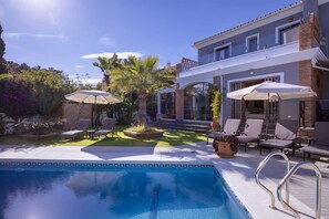 别墅, 4 间卧室, 无障碍, 吸烟房 | 泳池 | 室外游泳池