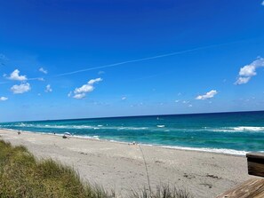 Solstolar och strandhanddukar